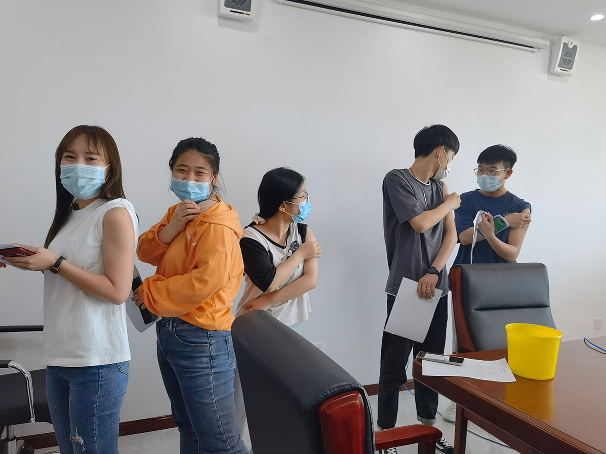 疼么，不疼，甚至有點(diǎn)想笑.jpg